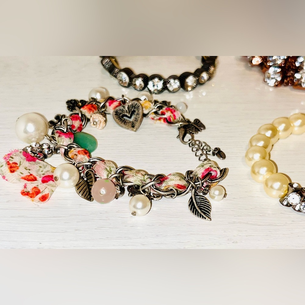 Beautiful Array of Multi-Color Bracelets LOT - Picture 14 of 16